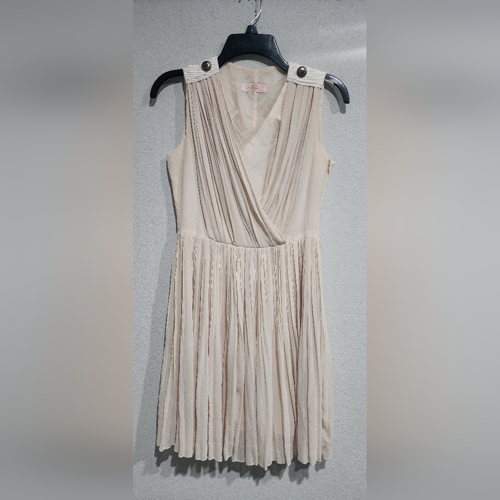 Elegant Cream Sleeveless Dress